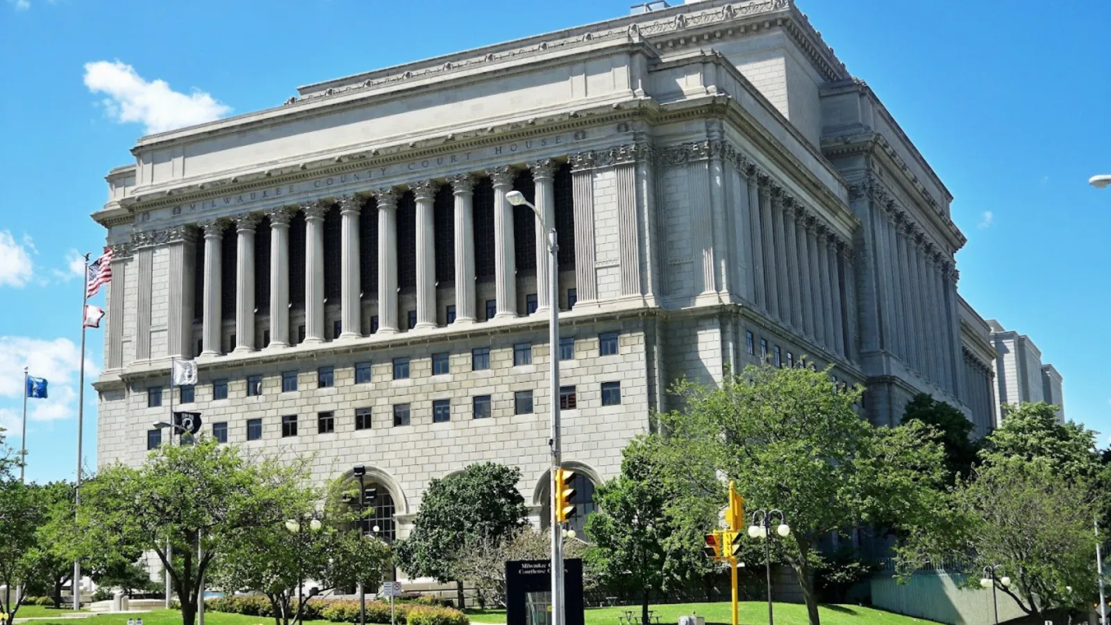 Photo of the Milwaukee County Courthouse